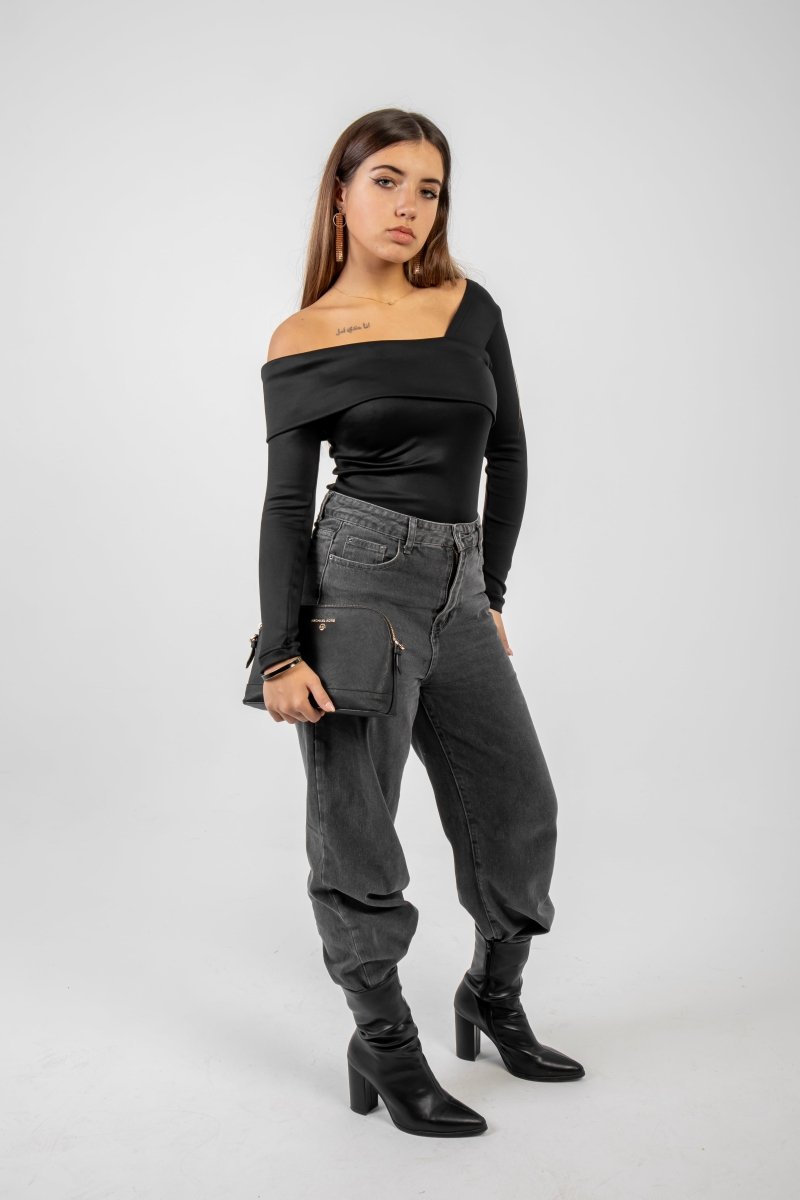 Elle Top Black - OUTOFDELULU